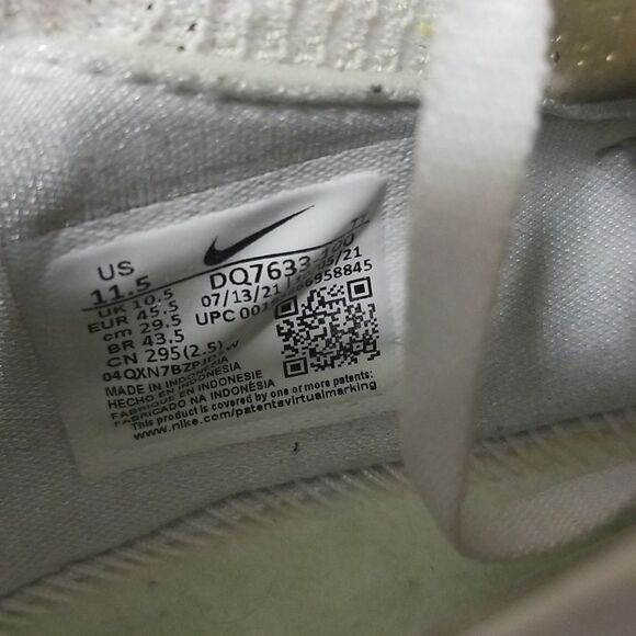 Nike Air VaporMax Flyknit 2021 Mens Size 11 1/2 DQ7758-100 - Picture 8 of 8